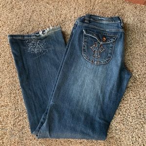Super cute cross Cowgirl Tuff jeans. Length 33